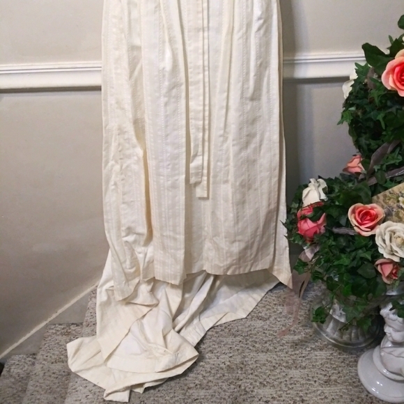 Vintage 50's Handmade Bow Trimmed Embroidered Stripe Ivory Brocade Wedding Dress - Picture 4 of 13